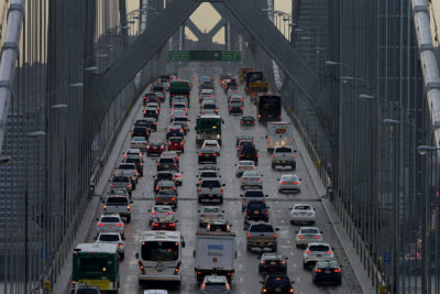 Automakers, California Cut Deal On Fuel Efficiency