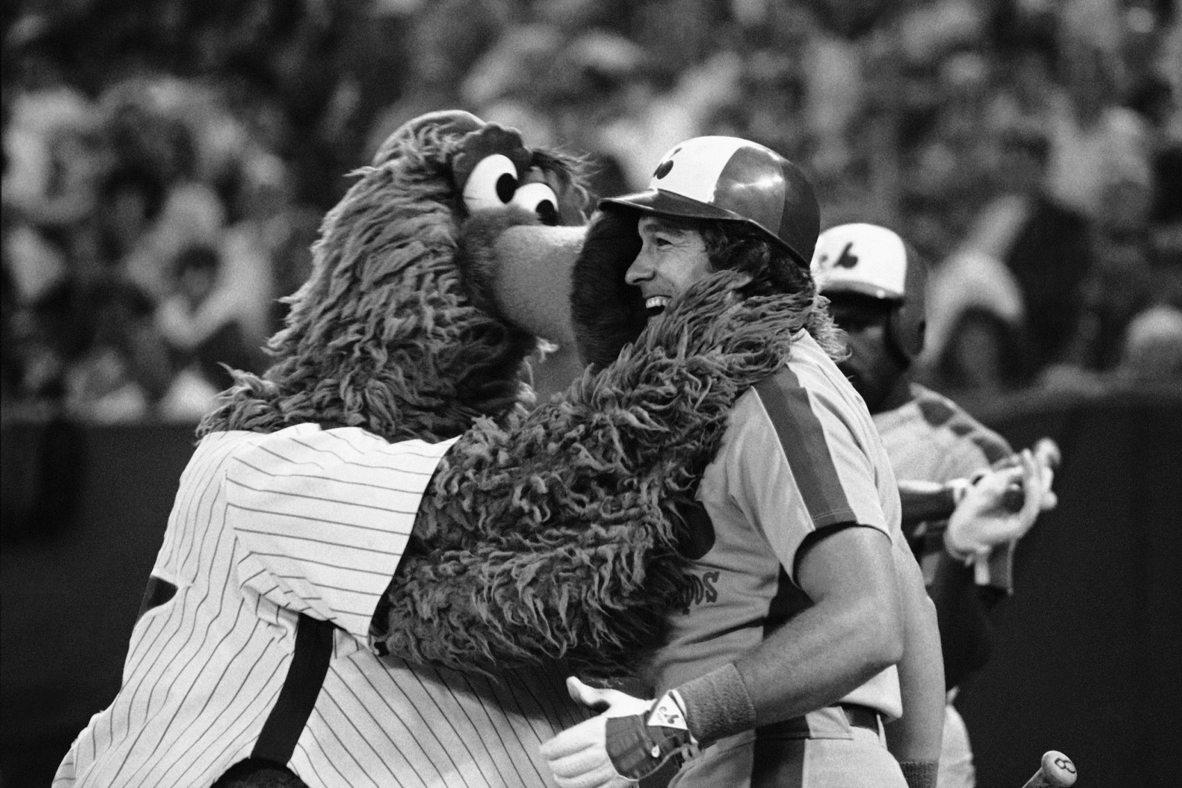 The Phanatic with Montreal Expos' Gary Carter in 1981. (Murray/AP)