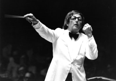 André Previn conducting the BSO at Tanglewood in August 1981. (Courtesy Walter Scott)
