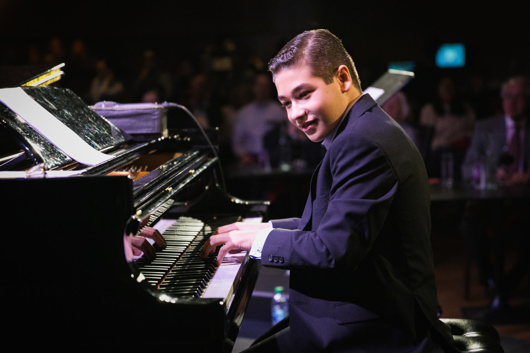 Brandon Goldberg performing. (Photo by Daria Huxley)
