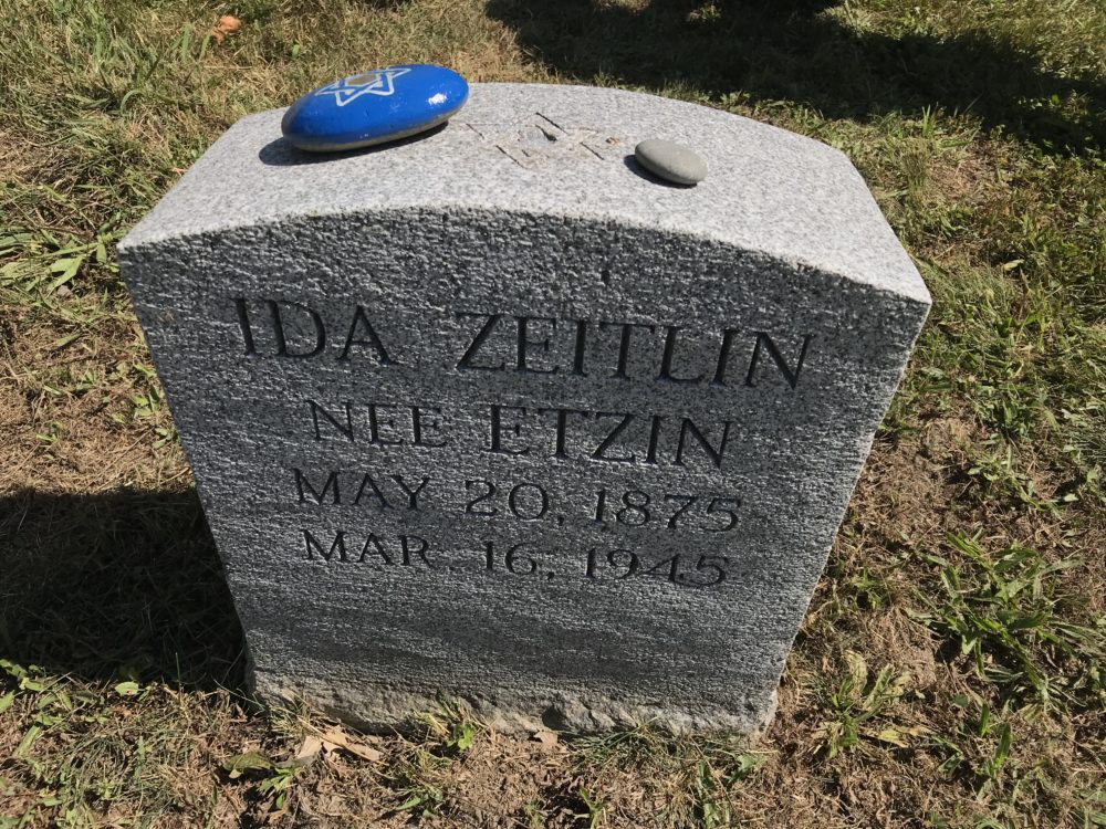 An Oswego refugee's headstone. (Payne Horning/WRVO News)