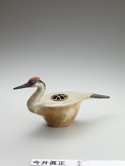 Imai Makimasa's crane-shaped ceramic container. (Courtesy Society of Arts + Crafts)