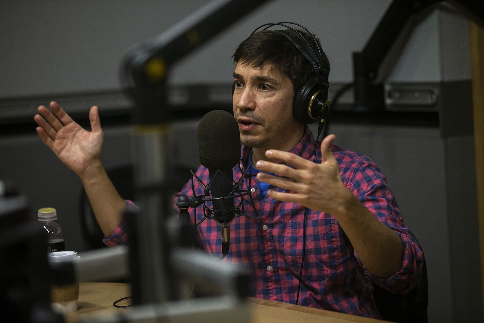 Justin Long in the WBUR studio. (Jesse Costa/WBUR)
