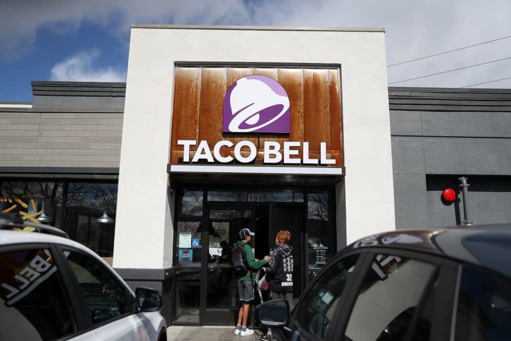 Taco Bell will begin testing raising the salaries of some general managers in some top-performing locations. (Justin Sullivan/Getty Images)