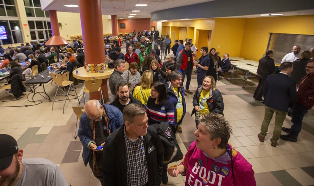 Supporters of former South Bend, Indiana, Mayor Pete Buttigieg line up to see his rally at Nashua Community College. (Joe Difazio for WBUR)