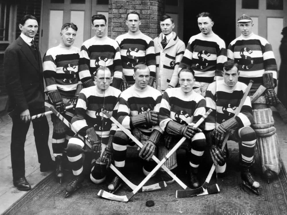 The 1919 Seattle Metropolitans competed for the Stanley Cup during the Spanish flu pandemic. (David Eskenazi Collection)