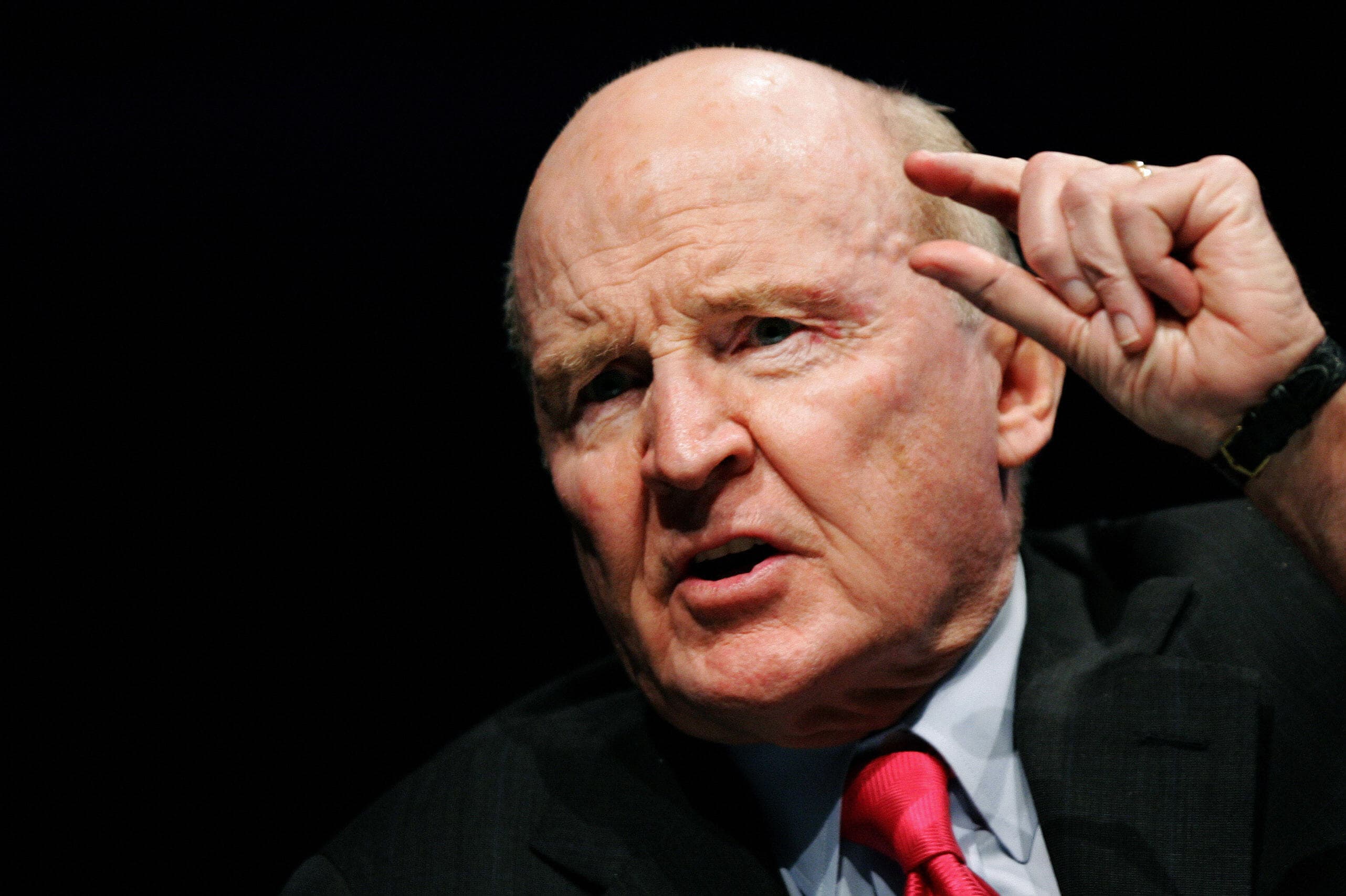 Former General Electric chairman Jack Welch gestures as he speaks on 04 November 2005 during the "World Business Forum" in Frankfurt/M. (THOMAS LOHNES/DDP/AFP via Getty Images)