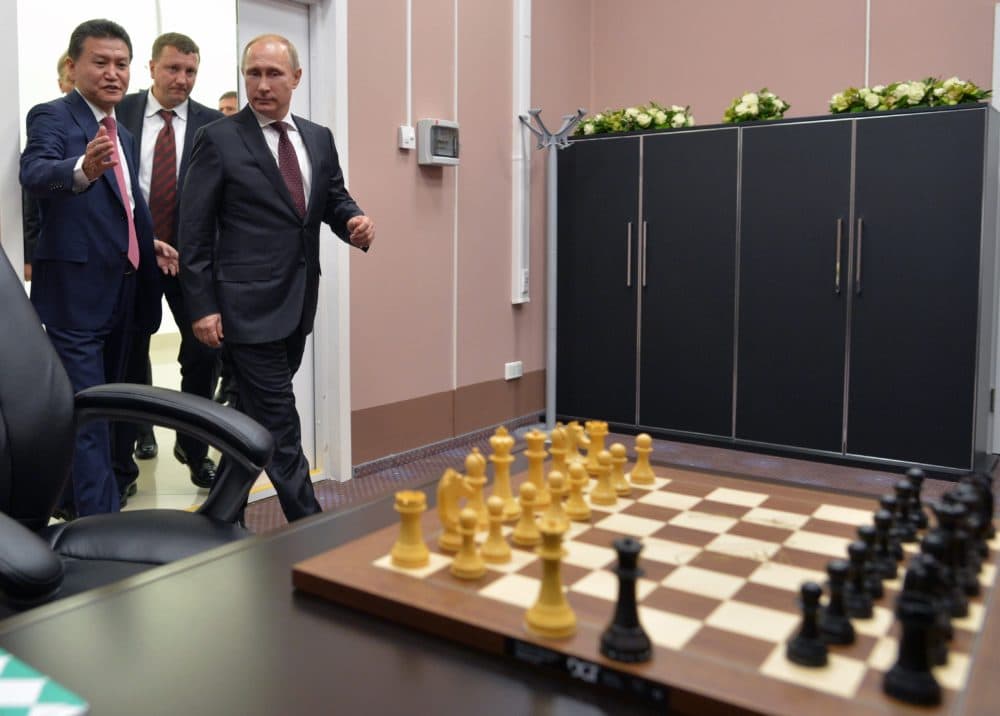 Kirsan Ilyumzhinov (left) and Russian President Vladimir Putin in 2014. (Alexei Druzhinin/AP Photo/RIA-Novosti)