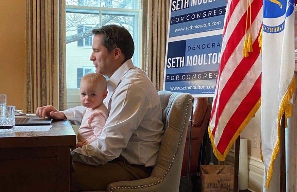 Seth Moulton works with his daughter from home. (@sethmoulton / Twitter)