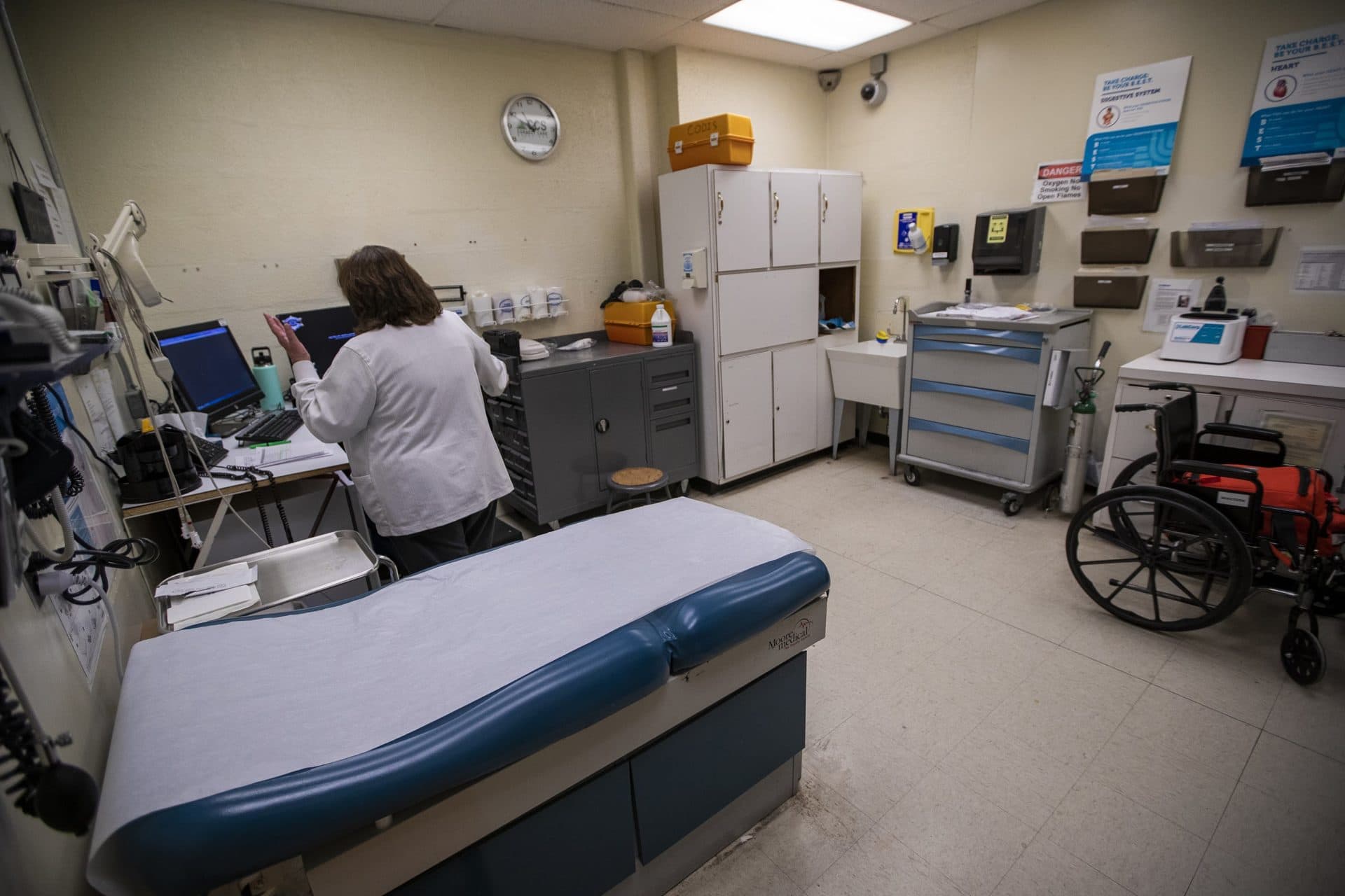 A medical exam room in the Worcester County jail in West Boylston. (Jesse Costa/WBUR)