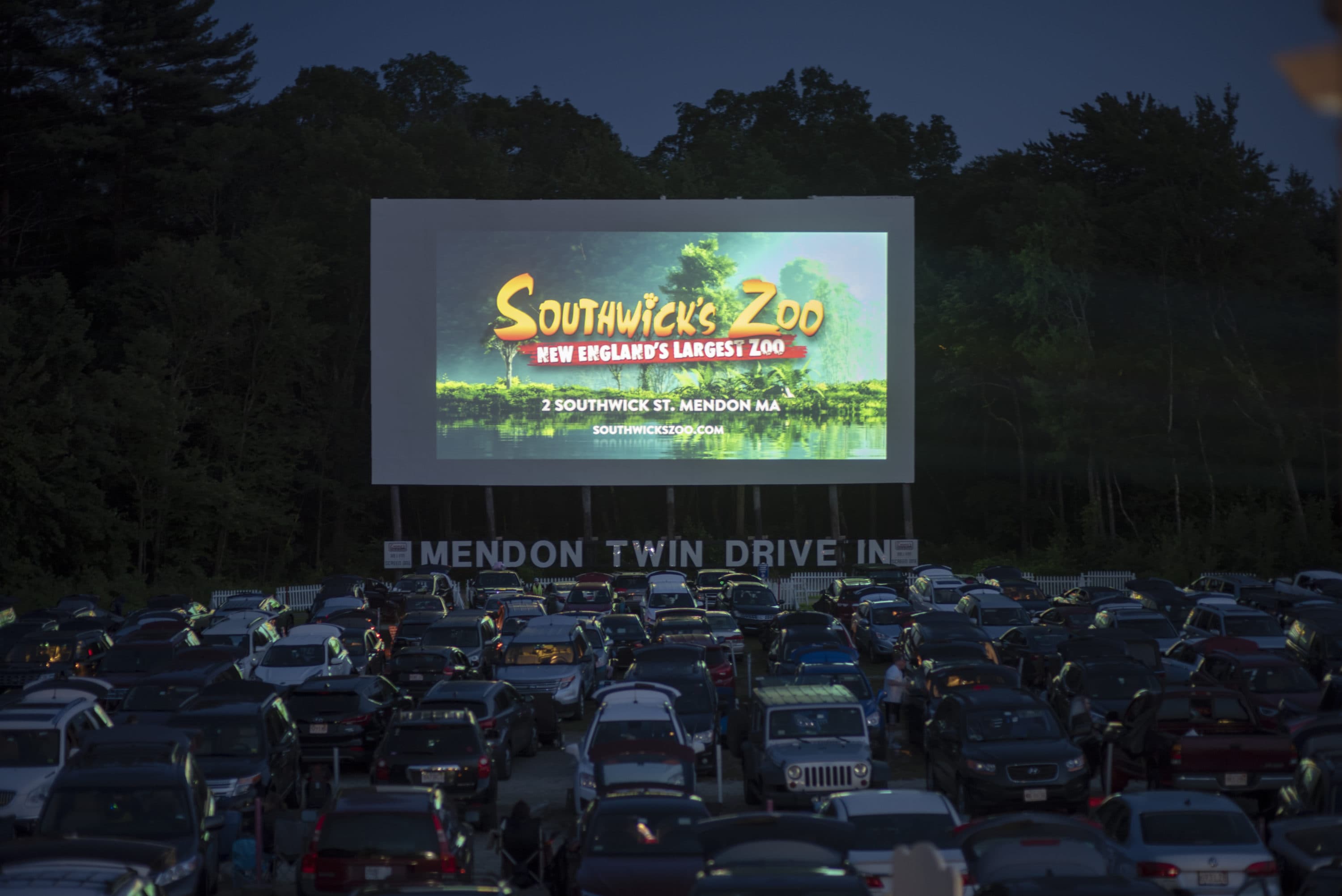 Cars fill the drive-in at a 2019 screening. (Courtesy Mendon Twin Drive-In)