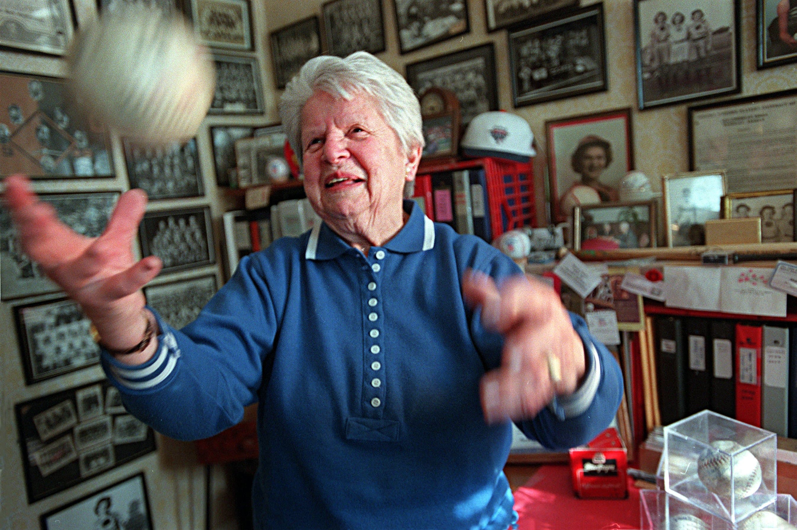 Mary Pratt in her home in Quincy, MA on Feb. 28, 2001. (Photo by Suzanne Kreiter/The Boston Globe via Getty Images)