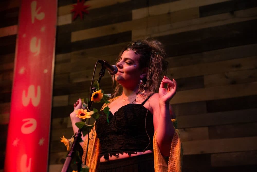 Singer Genie Santiago performs during her Sunflower Concert Series at Bella Luna. (Courtesy Jen Vesp)