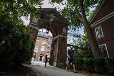 Gov't Rescinds Rule Barring Foreign Students From U.S. While Colleges Hold Classes Remotely