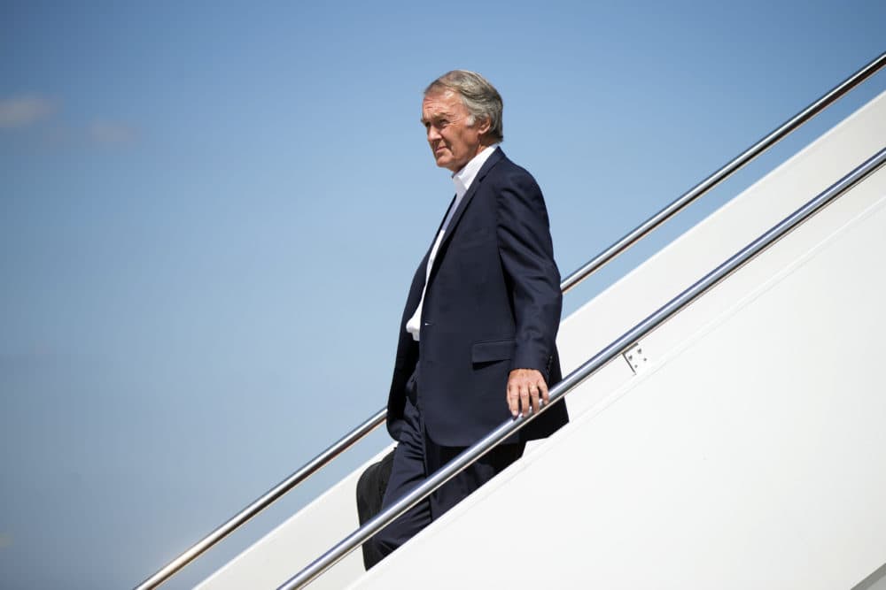 Sen. Ed Markey, D-Mass. disembarks from Air Force One at Andrews Air Force Base, Md., Sept. 7, 2015, after flying with then-President Barack Obama. (Andrew Harnik/AP)