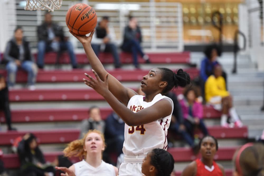 "Playing basketball helps you keep your mind off of things," Kimijah King says. (Clayton Christy/Lakeside Athletics)