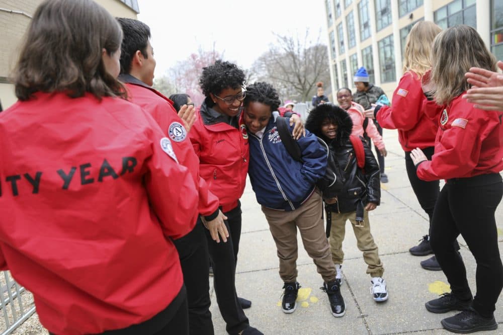City Year AmeriCorps members and students. (Elliot Haney for City Year)