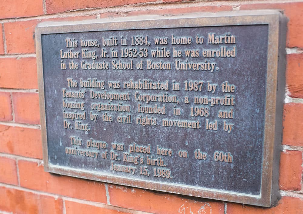 A plaque at 397 Massachusetts Avenue in the South End marks the apartment building where Martin Luther King Jr. lived from 1952-1953/(Courtesy Roberto Mighty)