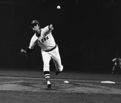 Bill Lee pitches to Pete Rose to open the seventh game of the 1975 World Series. (AP)