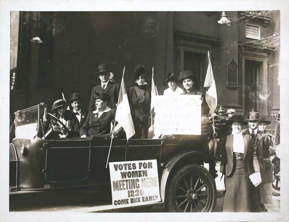 New Jersey suffragettes tour the city on their final round of 'stump speeches' for the 19th amendment. (Hulton Archive/Getty Images)