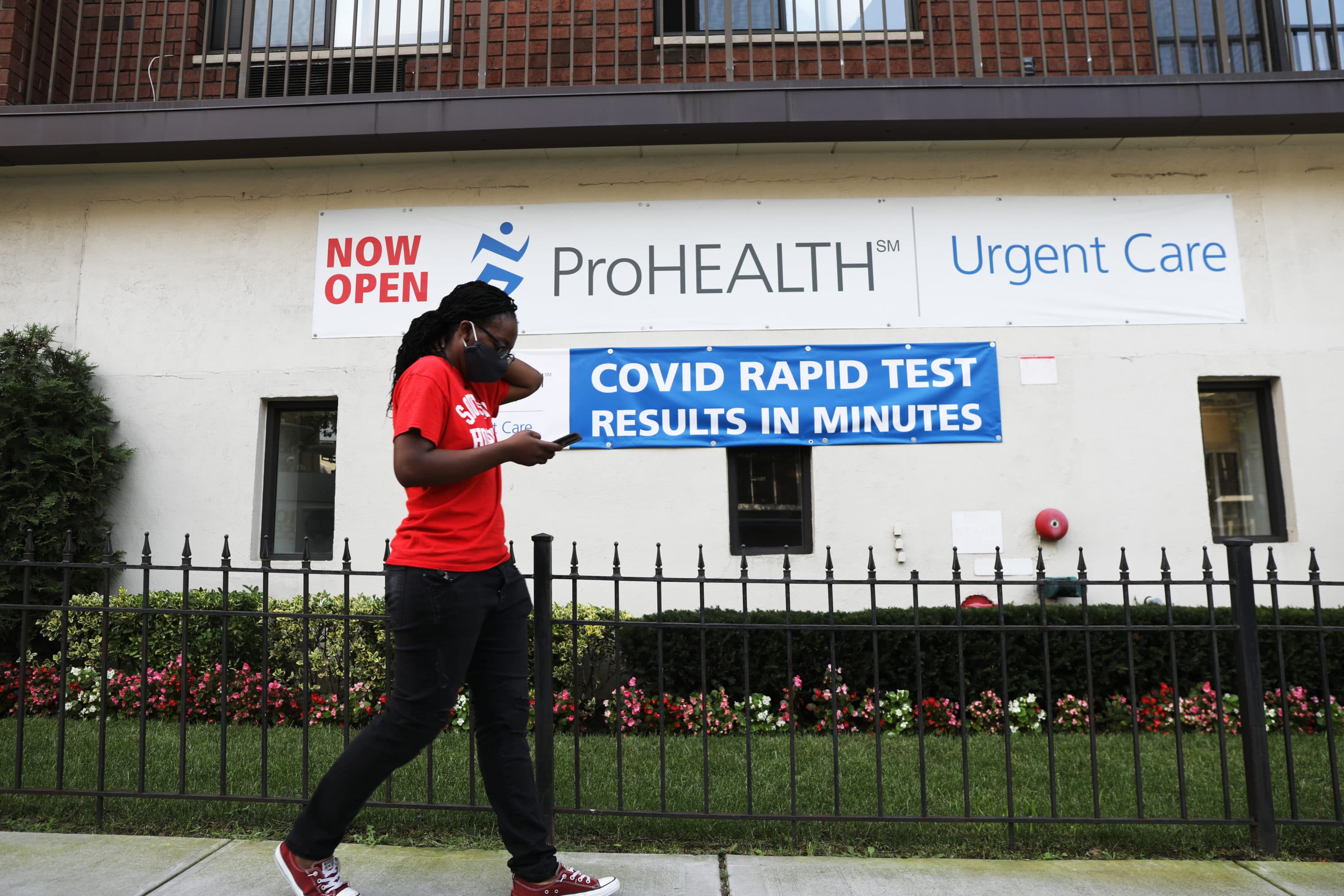A sign displays a new rapid coronavirus test on the new Abbott ID Now machine at a ProHEALTH center in Brooklyn on August 27, 2020 in New York City. (Spencer Platt/Getty Images)