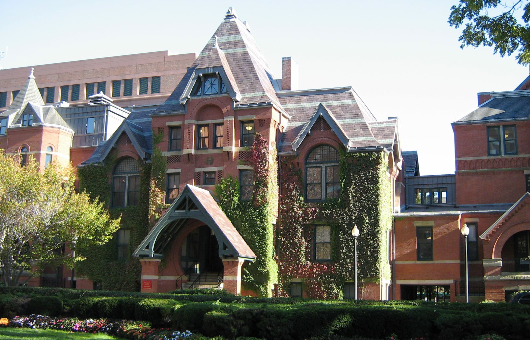 Boston University School of Public Health. (Wikimedia Commons/xnatedawgx)