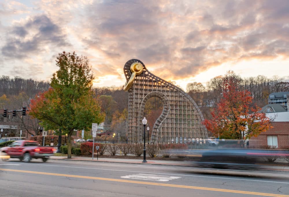 Martin Puryear, &quot;Big Bling,&quot; 2016. (Courtesy Kaelan Burkett/MASS MoCA)