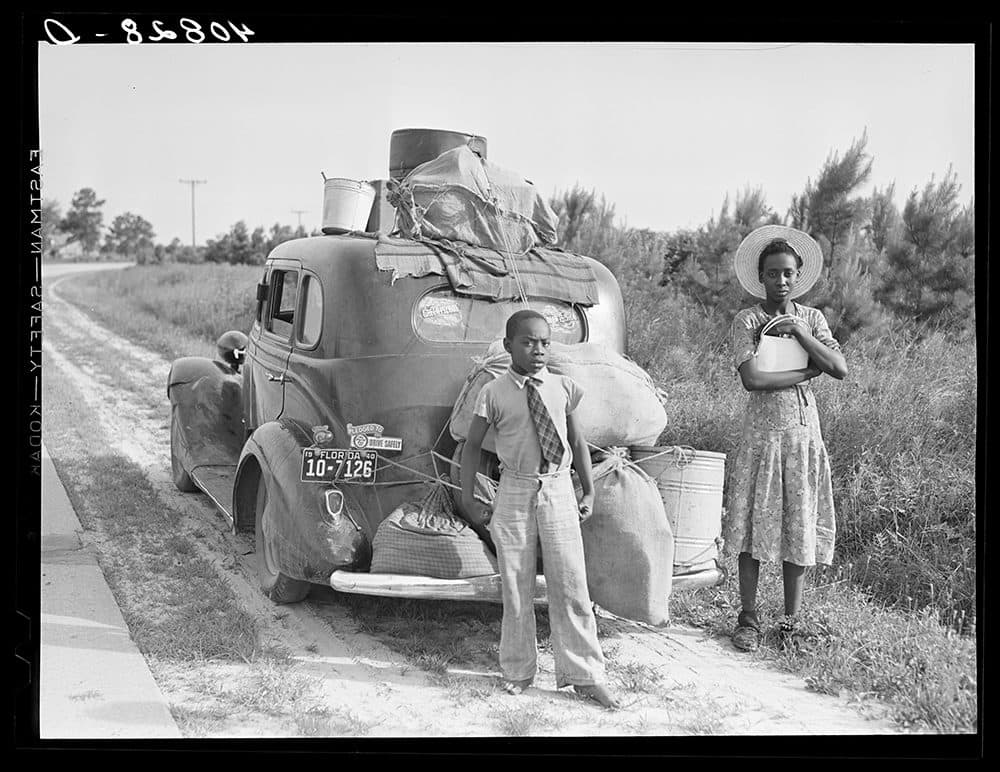 Group of Florida migrants on their way to Cranberry, New Jersey. (Photo courtesy of Library of Congress Prints and Photographs Division)