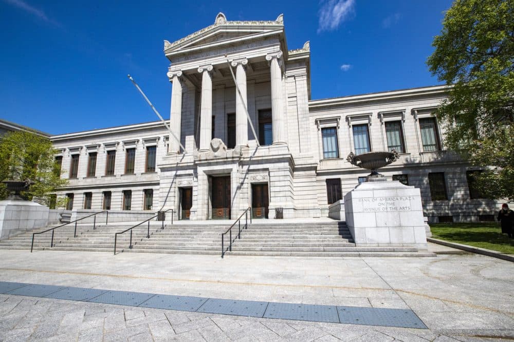The front entrance of the Museum of Fine Arts. (Jesse Costa/WBUR)