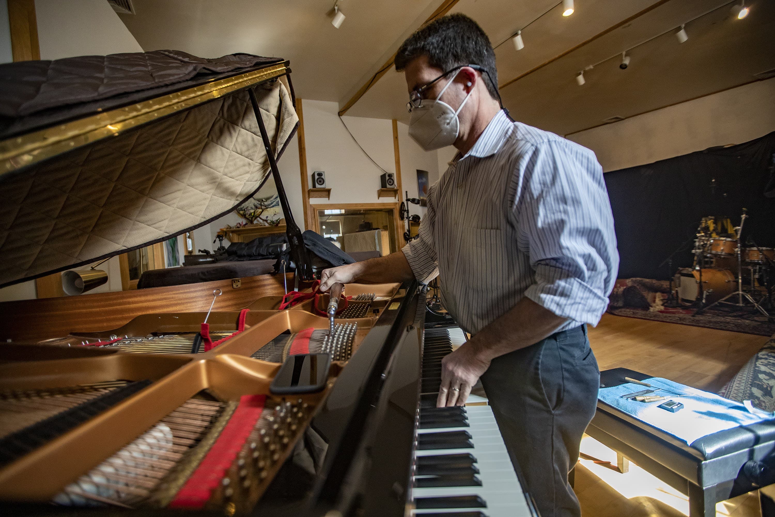 Nursery rhymes Liquefy sin How A Piano Tuner Is A Barometer For Boston's Battered Music Scene | WBUR  News