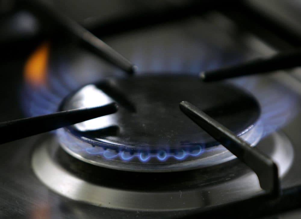 Gas vs. electric stoves: Breaking down some burning health and environment  questions