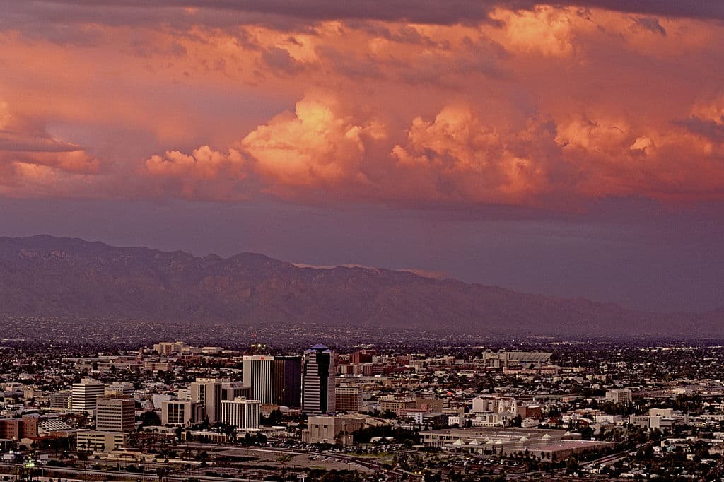 Across The Southwest, Poor And Latino Neighborhoods Get Hotter Than Wealthier, Whiter Neighborhoods