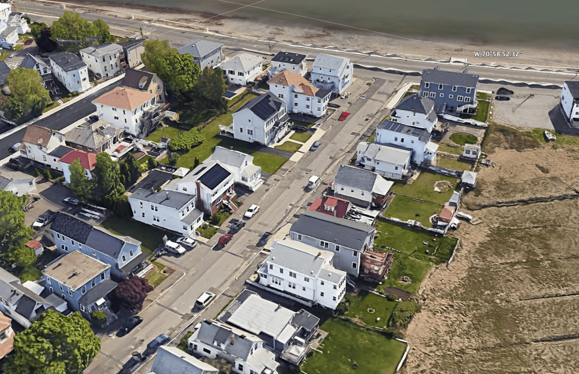 Pearl Ave makes a &quot;T&quot; with Winthrop Parkway, which runs along the coastline. (Google Earth)