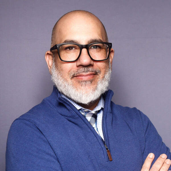 Headshot of Victor Hernandez