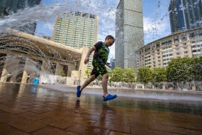 PHOTOS: Keeping Cool During Boston's First Heat Wave Of The Year
