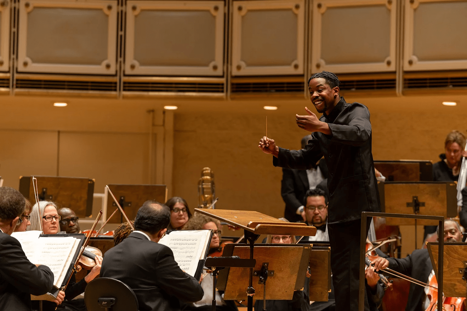 Conductor Jonathan Rush. (Photo by Ocken Photography)