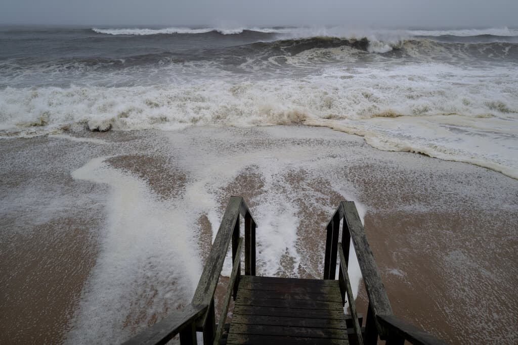 Waves pound the beaches of Montauk, New York, on Sunday as Tropical Storm Henri approaches. (Craig Ruttle/AP)