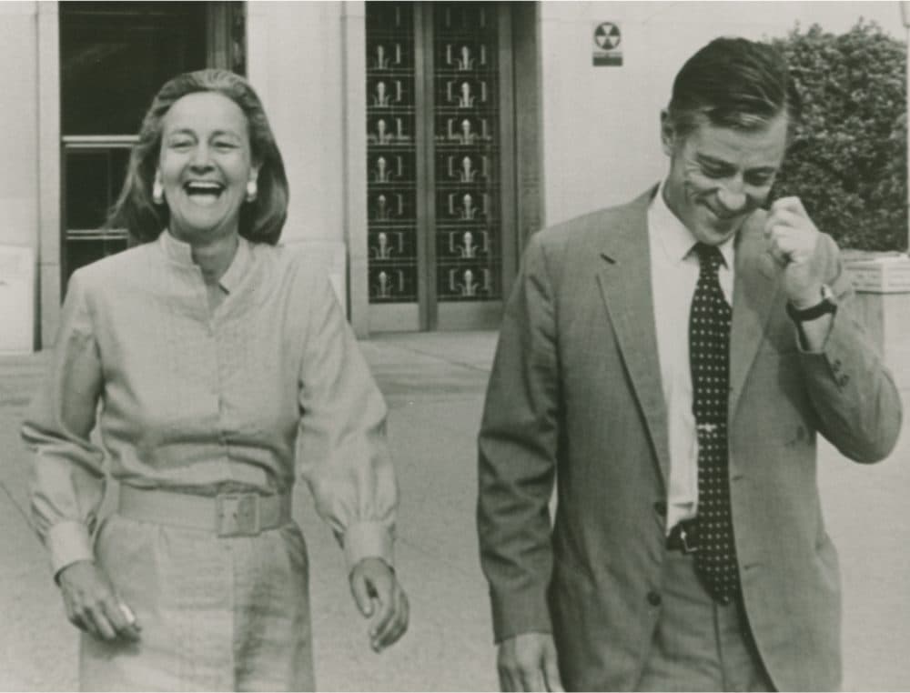 Katharine Graham and Ben Bradlee leave U.S. District Court in Washington, D.C., 1971. (Harry Ransom Center/The University of Texas at Austin)