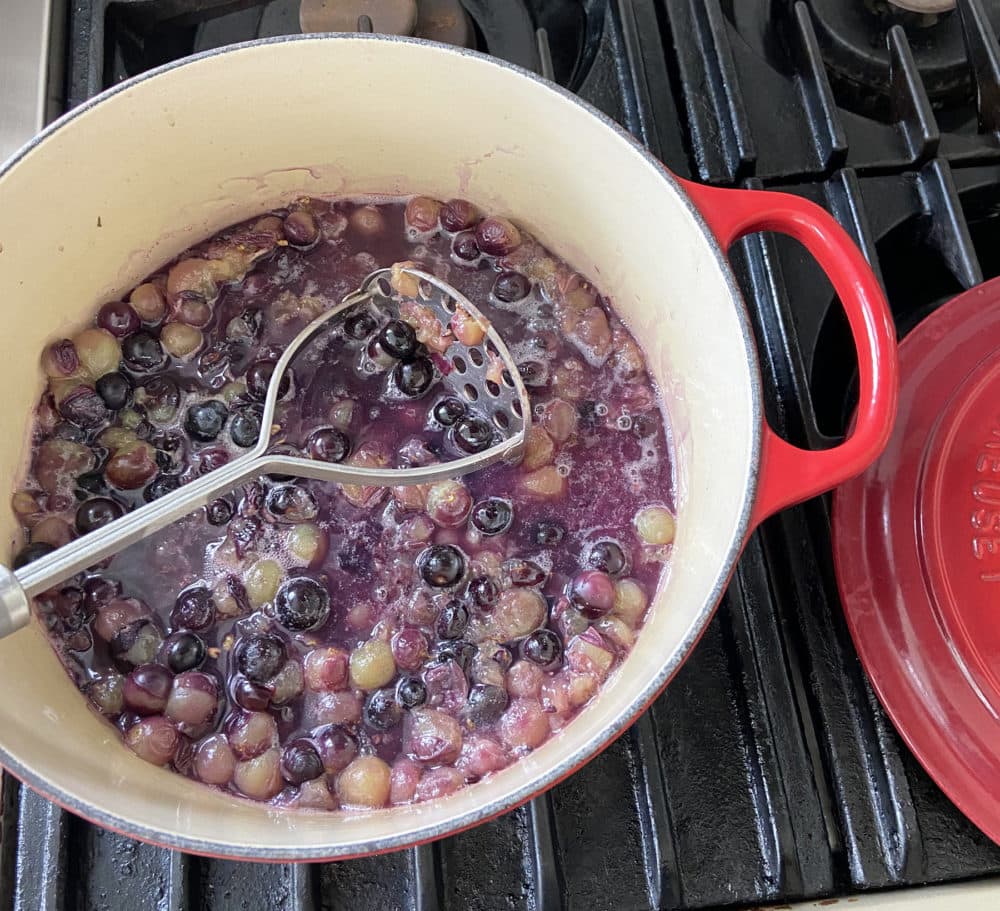Making Concord grape jelly (Kathy Gunst)