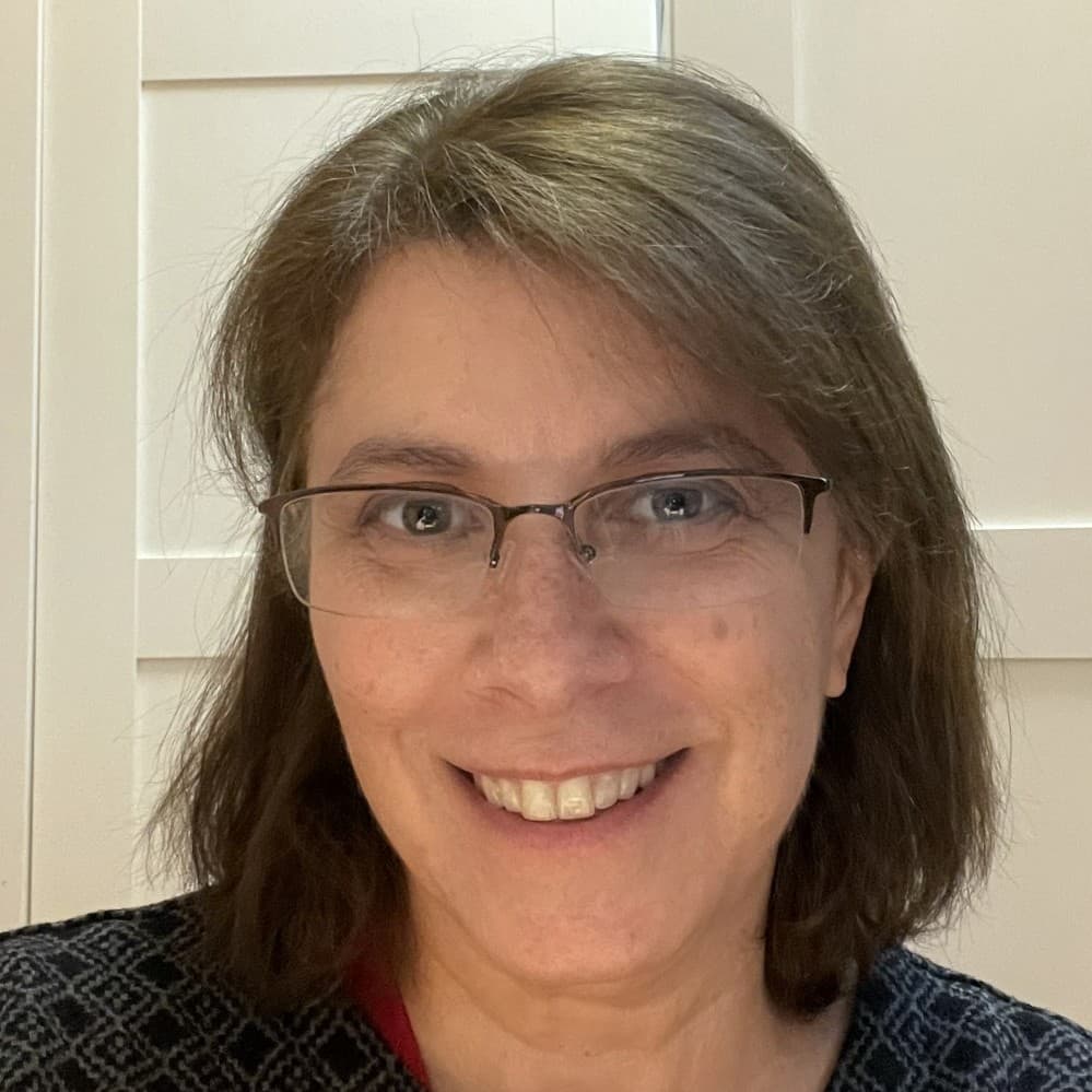 Headshot of Elizabeth Englander
