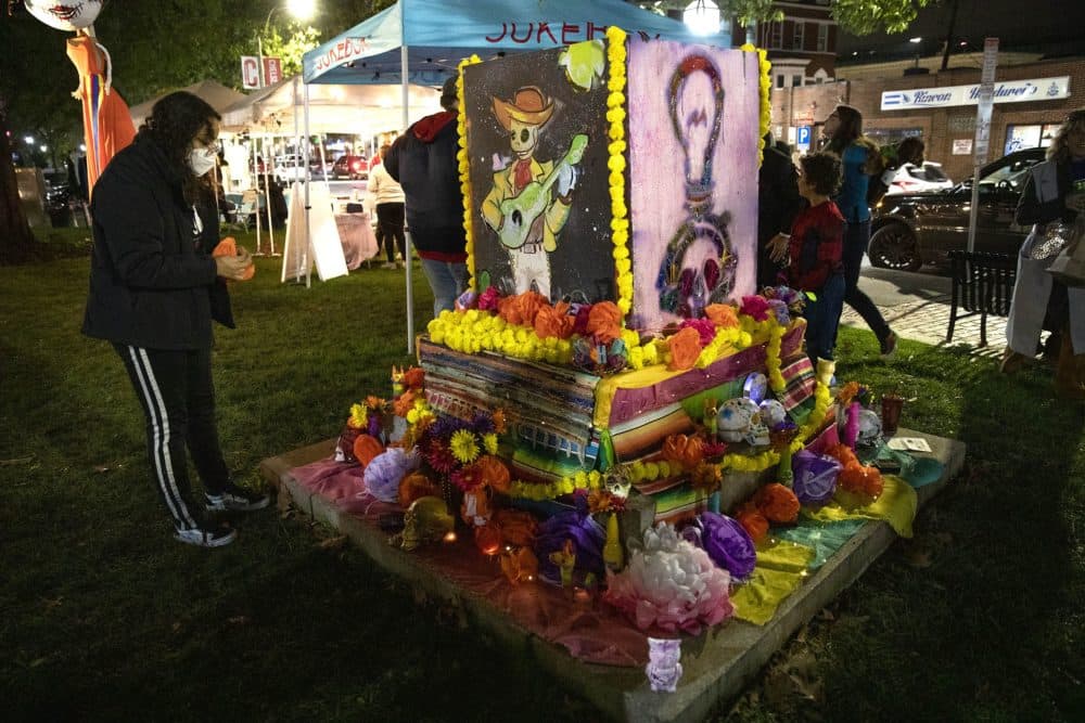 Artist Pro Max's ofrenda alter, a focal point of the event at Winnisimmet Park. (Robin Lubbock/WBUR)