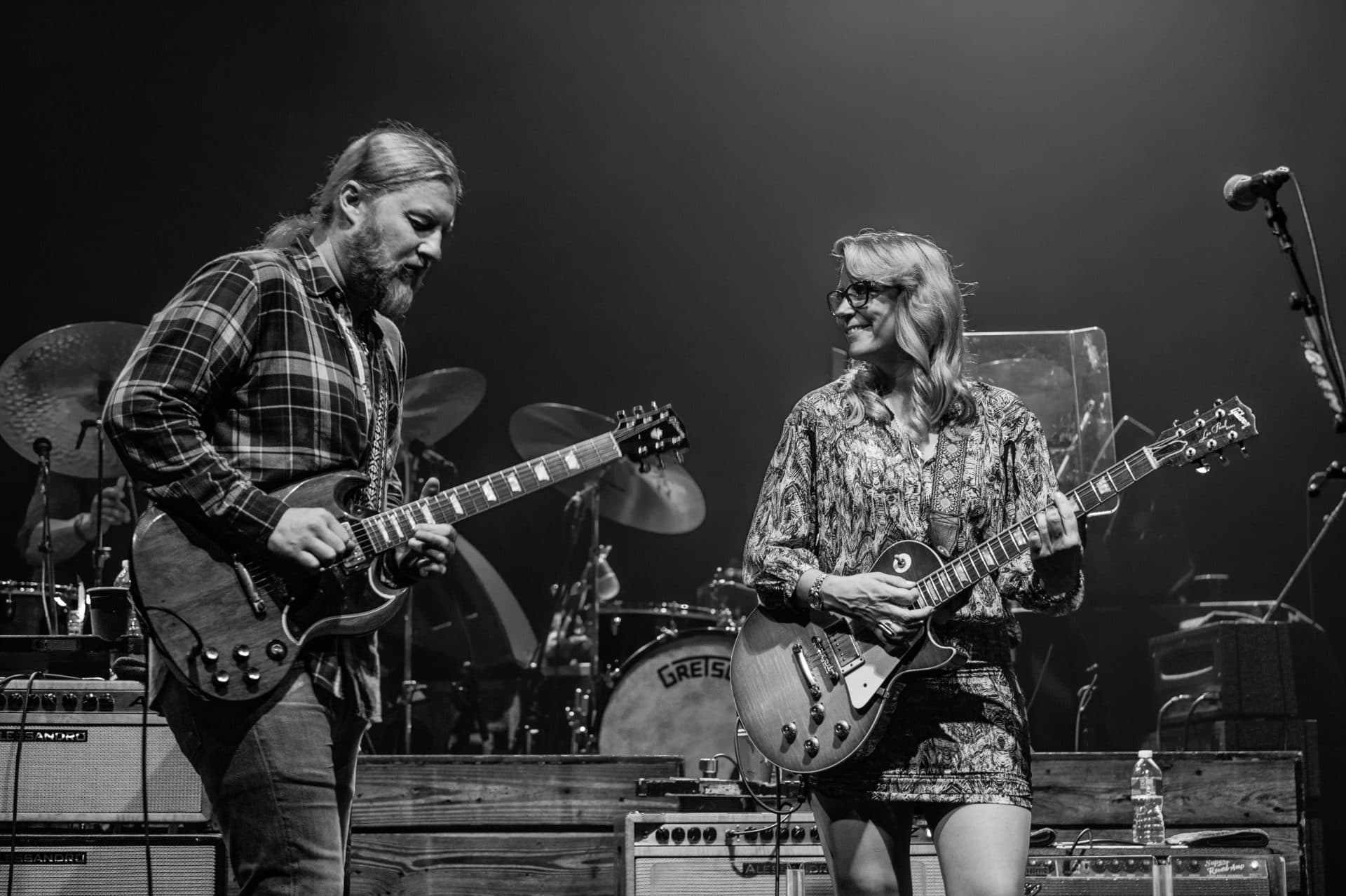 Derek Trucks and Susan Tedeschi onstage in 2019. (Courtesy Ian Rawn)