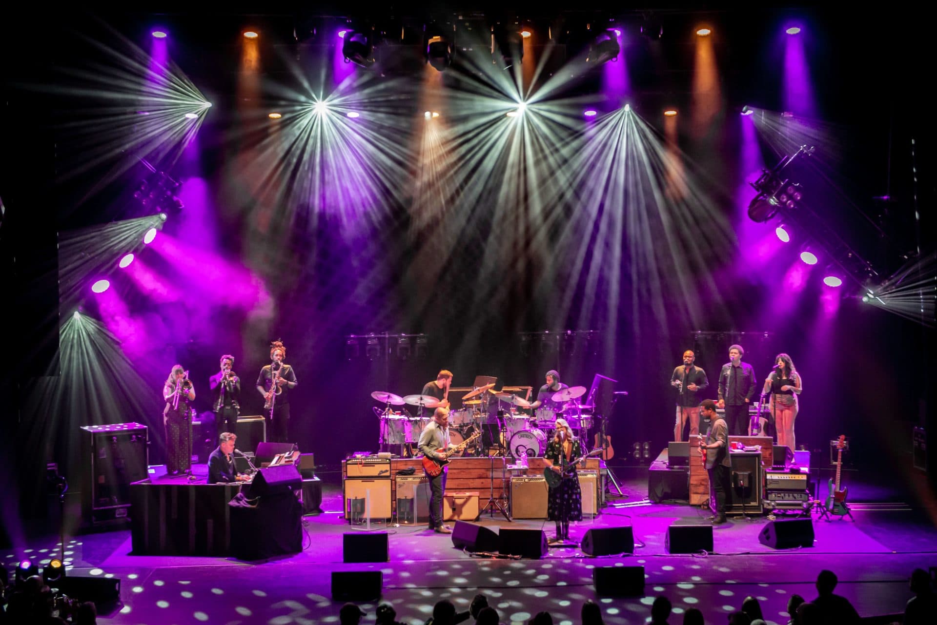 Tedeschi Trucks Band at the Beacon Theatre in NYC on Oct. 5, 2021. (Courtesy Stuart Levine)