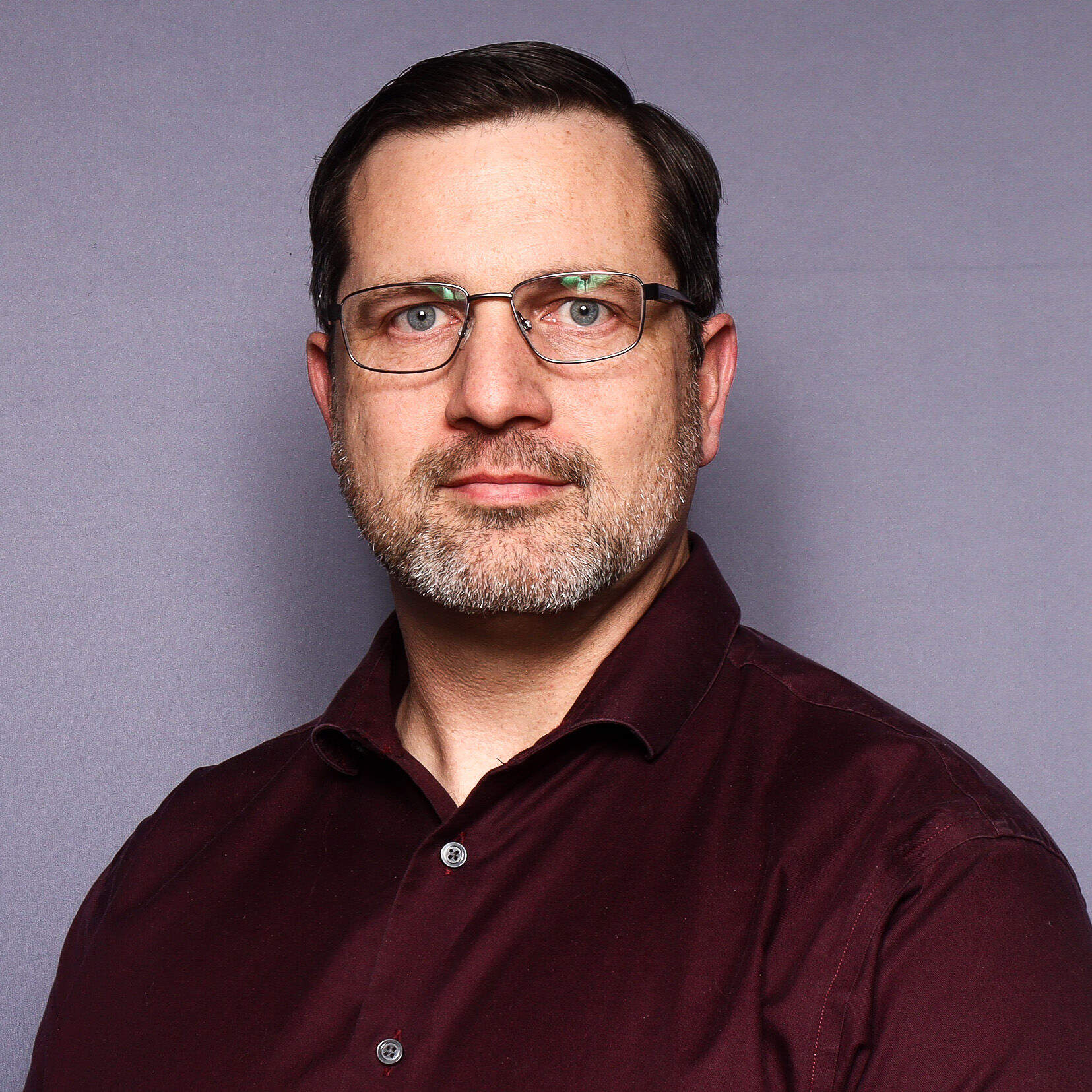 Headshot of Geoff Graves