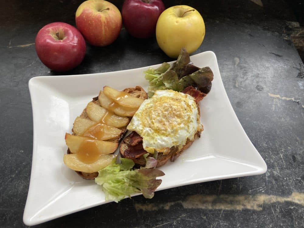 Sauteed apple, bacon, lettuce and fried egg breakfast sandwich (A.B.L.E. breakfast sandwich) with apple cider-maple syrup mayonnaise. (Kathy Gunst/Here &amp; Now)