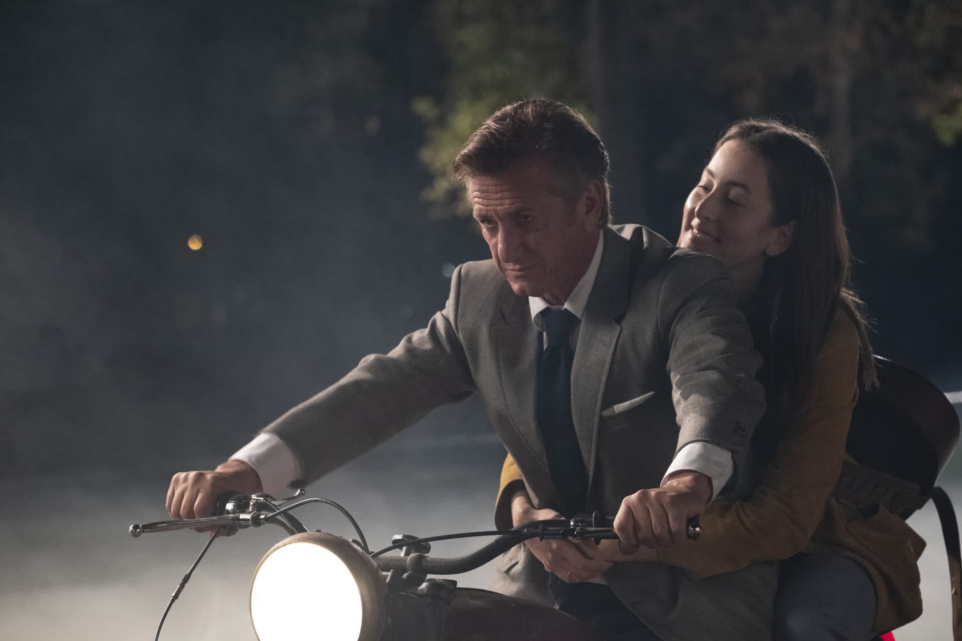 Sean Penn and Alana Haim in &quot;Licorice Pizza.&quot; (Courtesy Melinda Sue Gordon/Metro-Goldwyn-Mayer Pictures Inc.) 