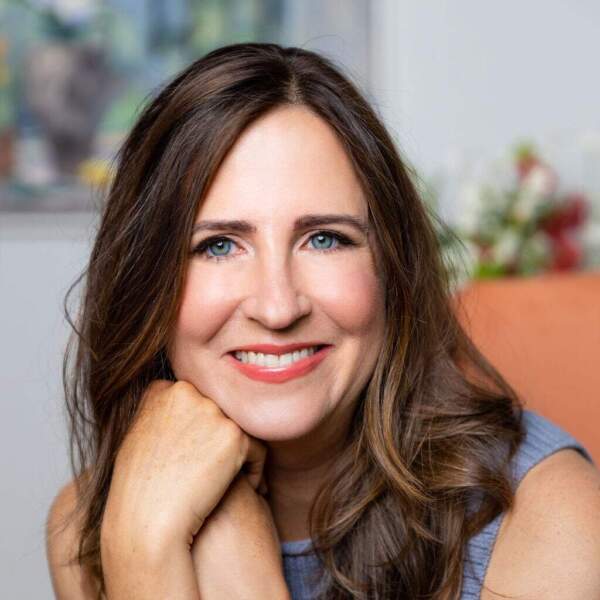 Headshot of Diana Renn