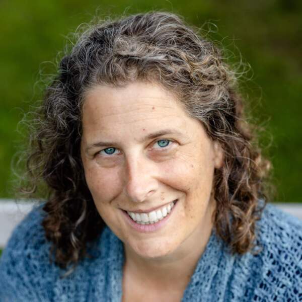 Headshot of Julie Brill