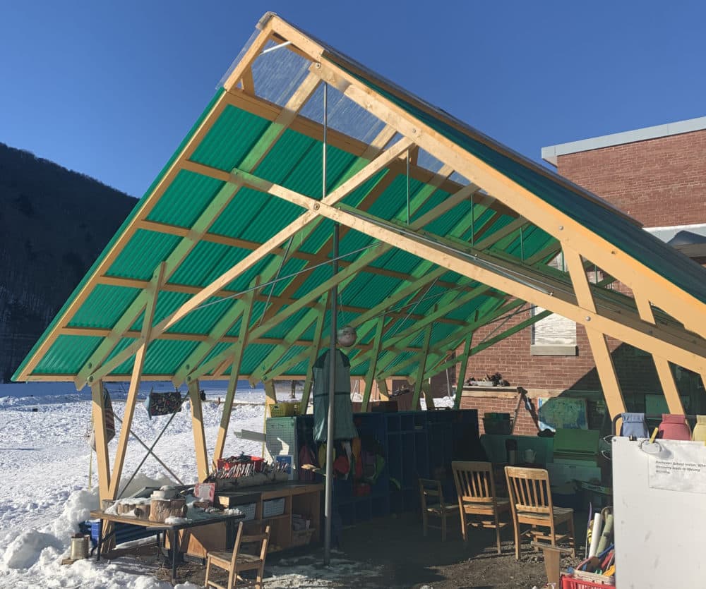 A RyanTruss structure outside Rochester Elementary School. (Courtesy of Amy Braun)
