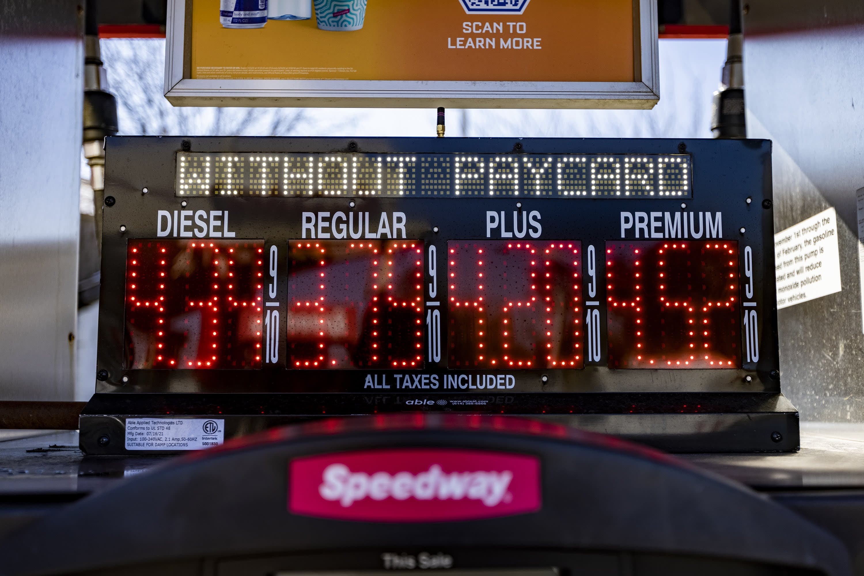 A gas pump in Massachusetts. (Jesse Costa/WBUR)